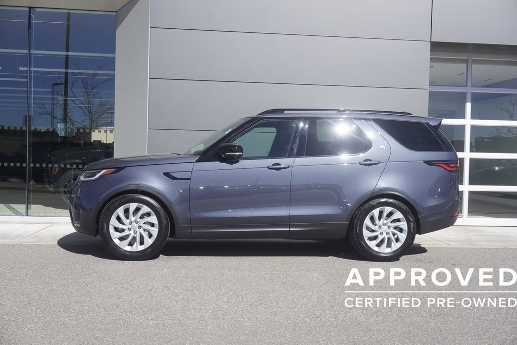 Used 2025 Land Rover Discovery S image 8