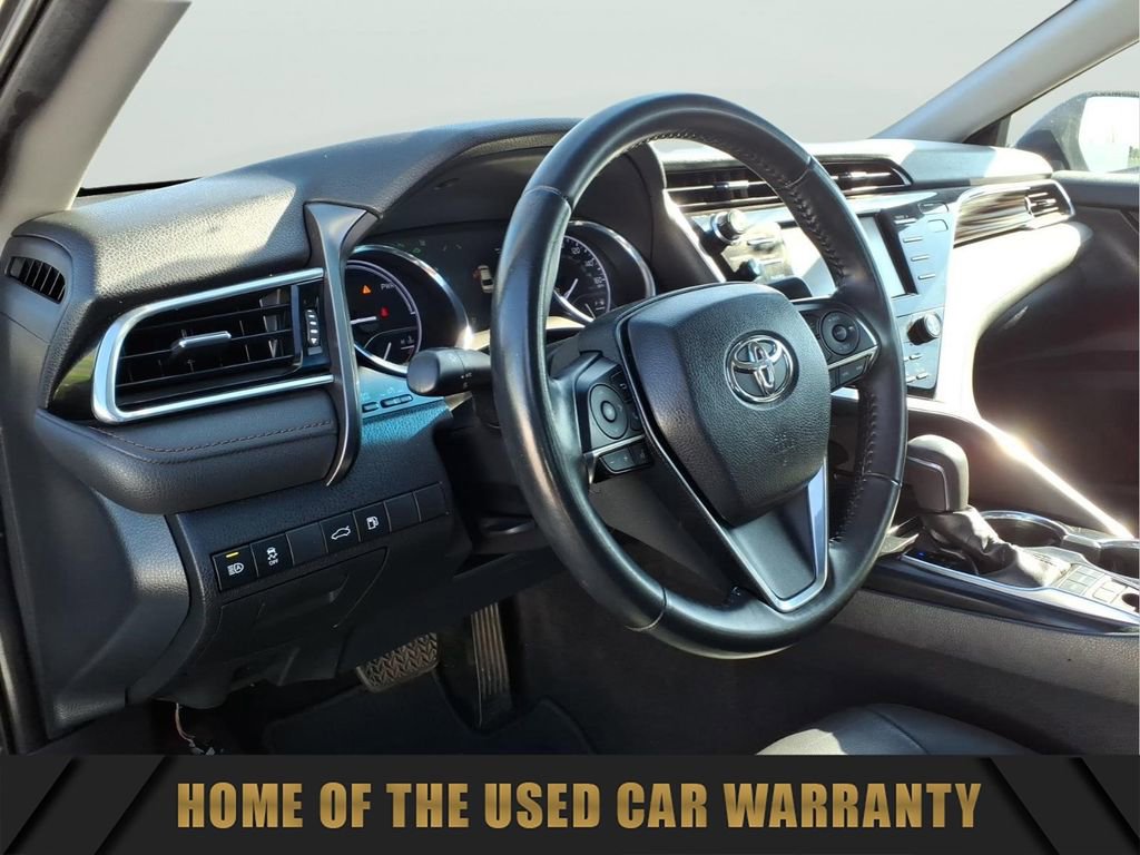 Used 2018 Toyota Camry XLE image 16