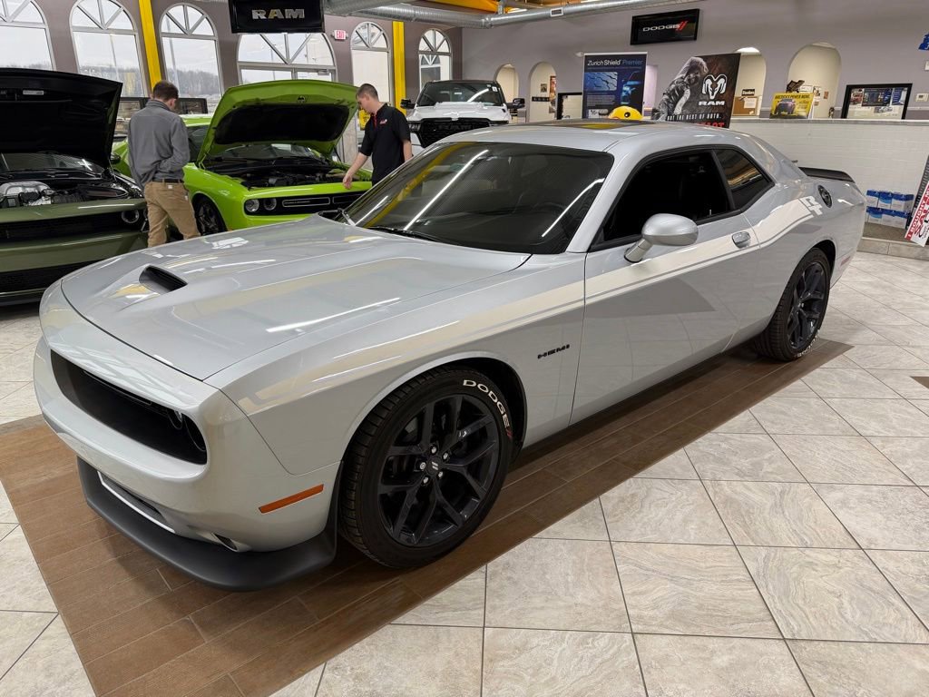 Used 2020 Dodge Challenger R/T w/ Plus Package image 18