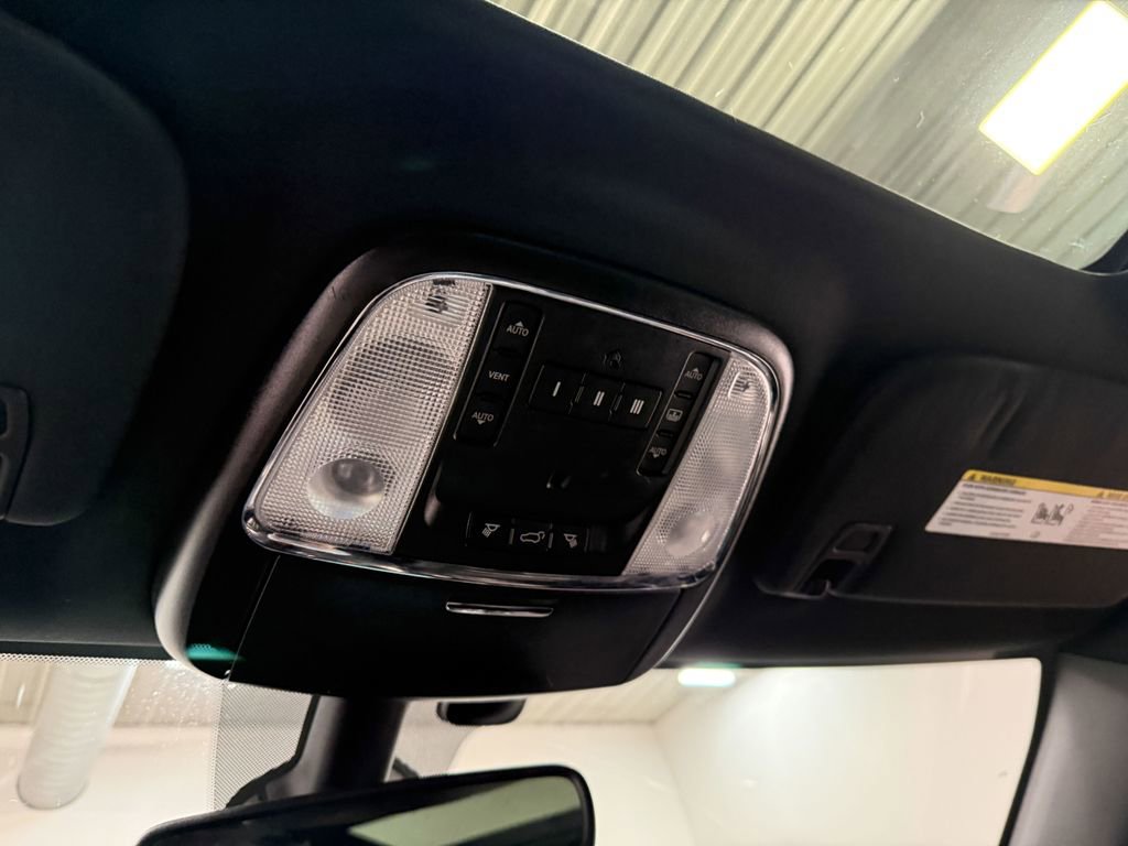 Used 2018 Jeep Grand Cherokee Overland image 80