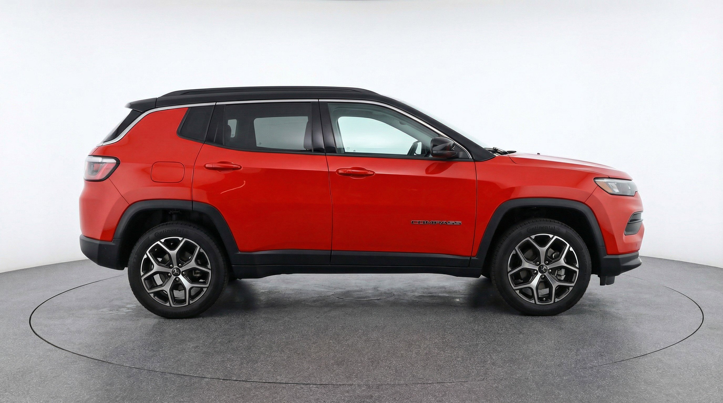 Used 2025 Jeep Compass Limited image 11