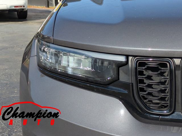 Used 2023 Jeep Grand Cherokee L Limited w/ Black Appearance Package image 11