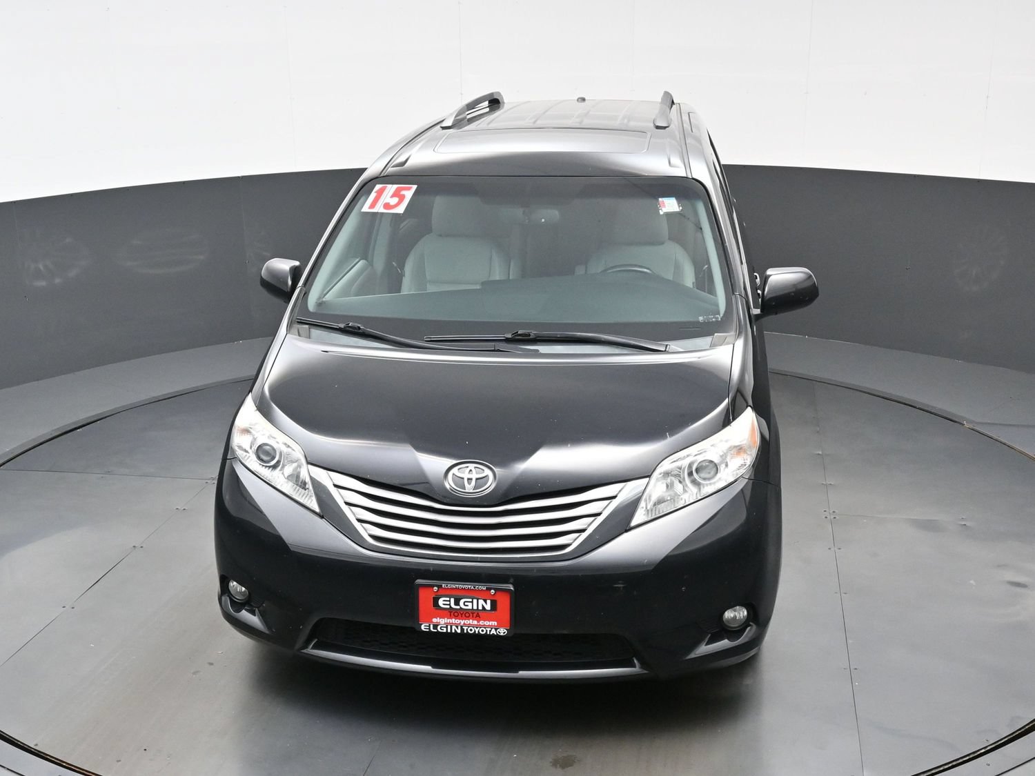Used 2015 Toyota Sienna XLE w/ XLE Navigation Package FWD image 37