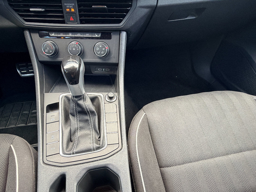 Used 2024 Volkswagen Jetta Sport FWD image 19
