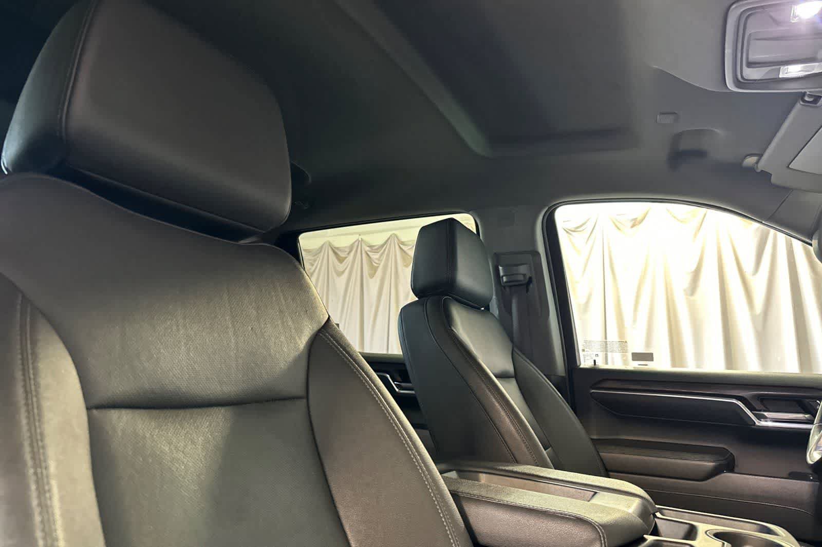 Used 2025 GMC Sierra 1500 SLT RWD image 18