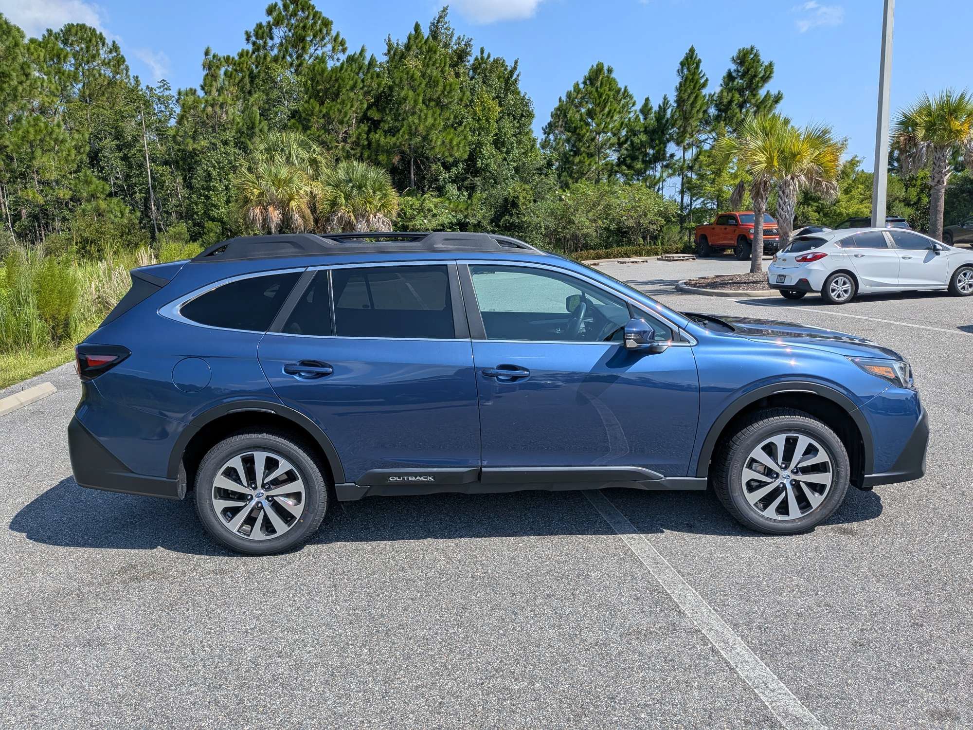 Certified 2021 Subaru Outback Premium w/ Popular Package #1 AWD/4WD image 3