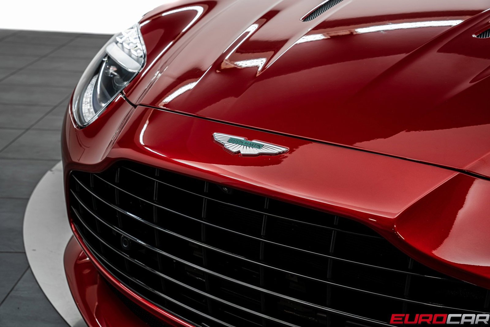 Used 2024 Aston Martin DB12 Coupe image 9