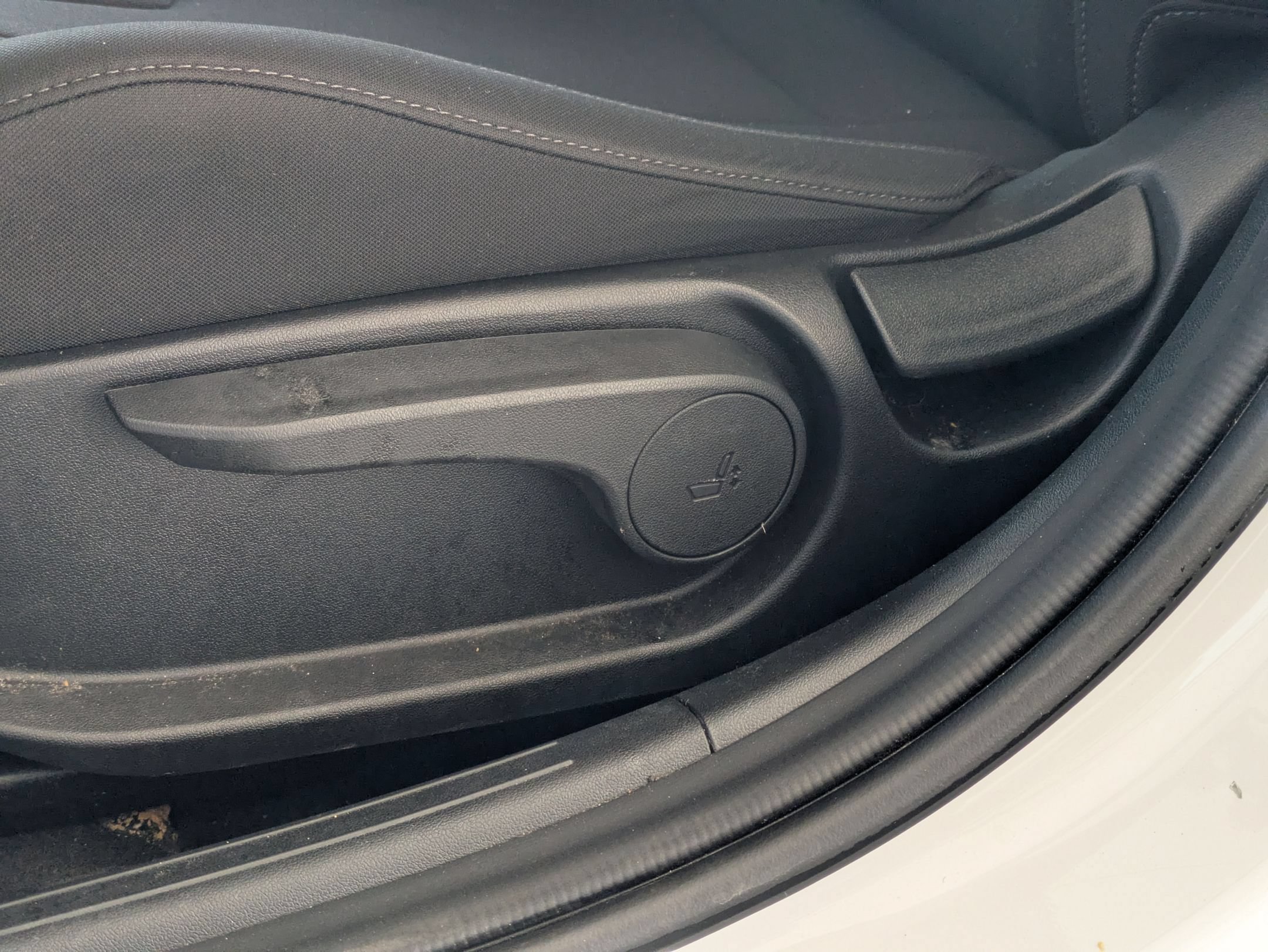 Used 2024 Hyundai Elantra SEL FWD image 37