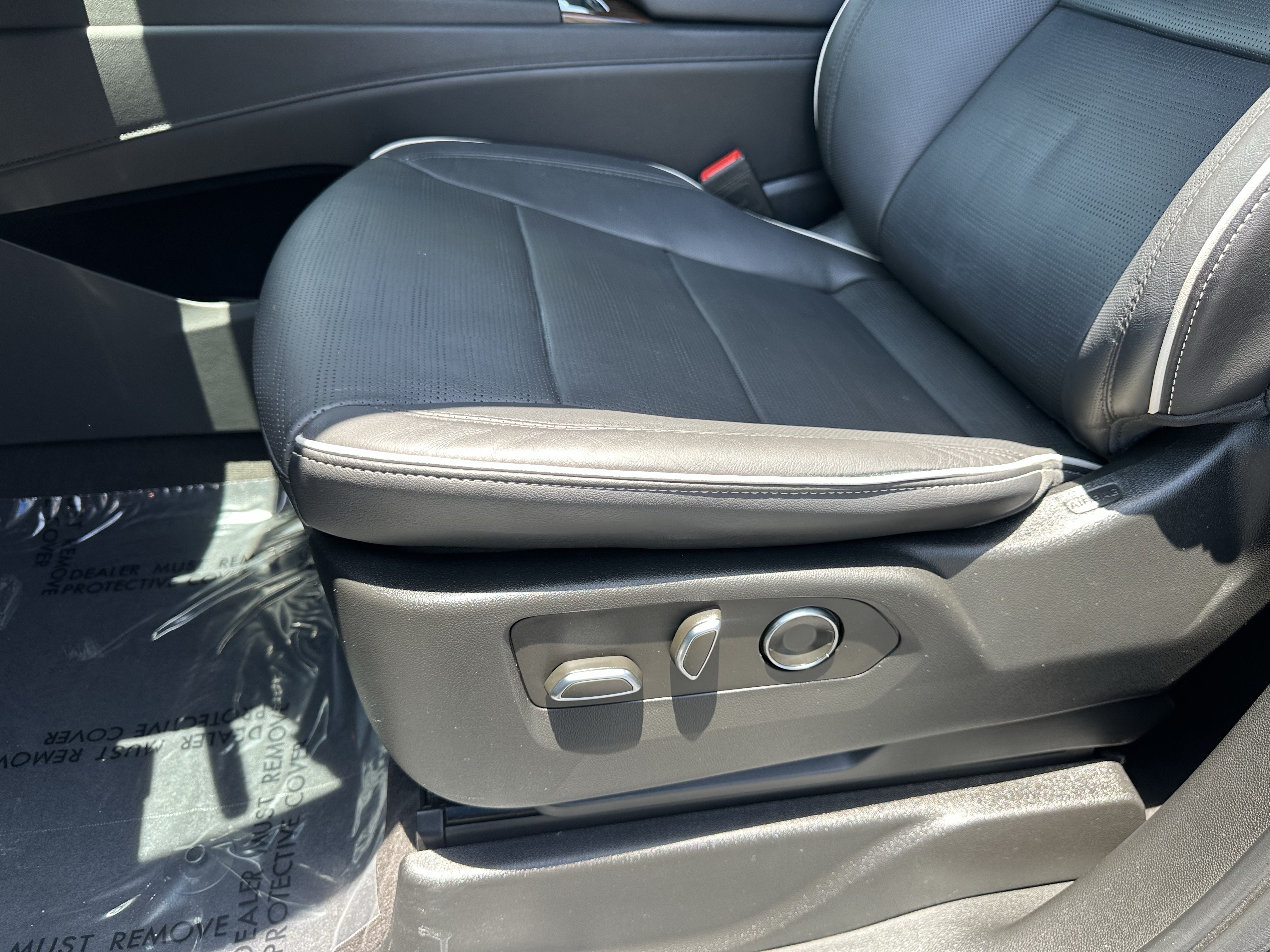 Used 2023 Cadillac Escalade ESV Premium Luxury AWD/4WD image 22