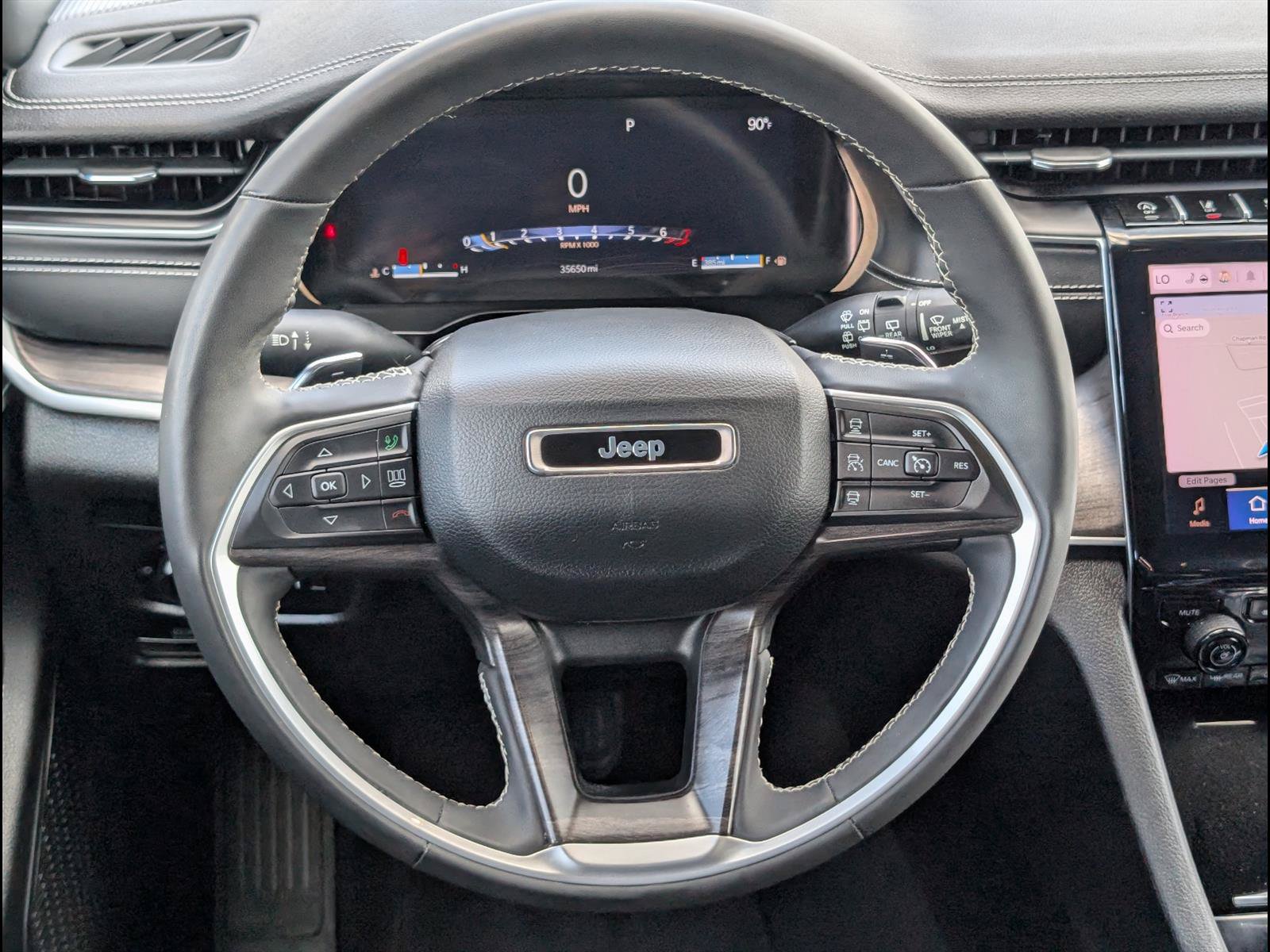 Used 2024 Jeep Grand Cherokee Limited RWD image 12