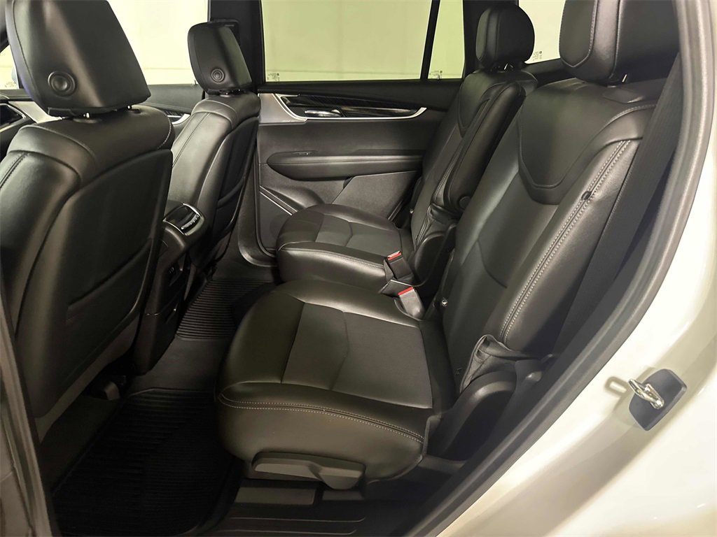 Used 2023 Cadillac XT6 Premium Luxury image 13