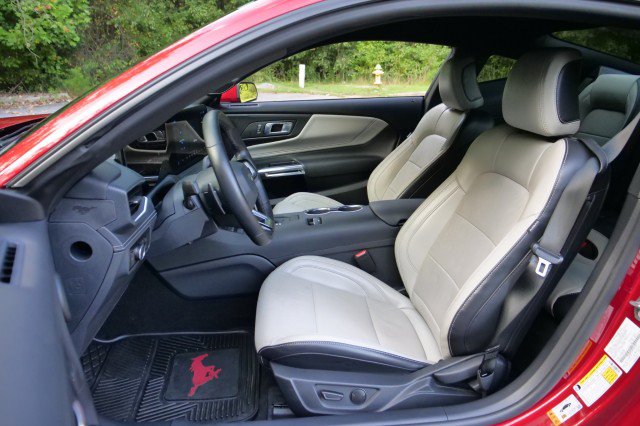 Used 2024 Ford Mustang GT Premium RWD image 2