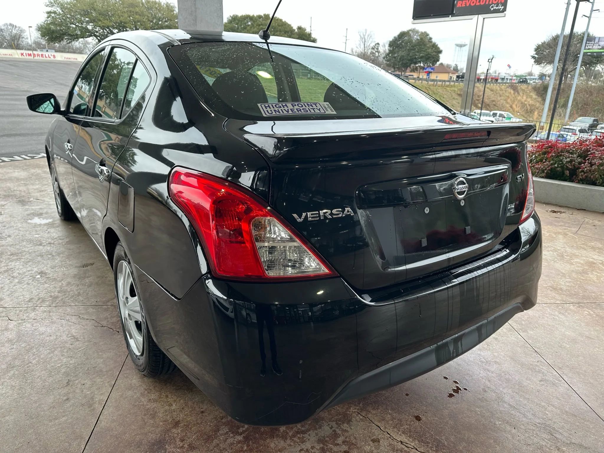 Used 2019 Nissan Versa SV image 4