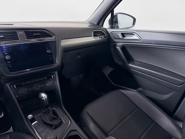 Used 2021 Volkswagen Tiguan SE R-Line image 24