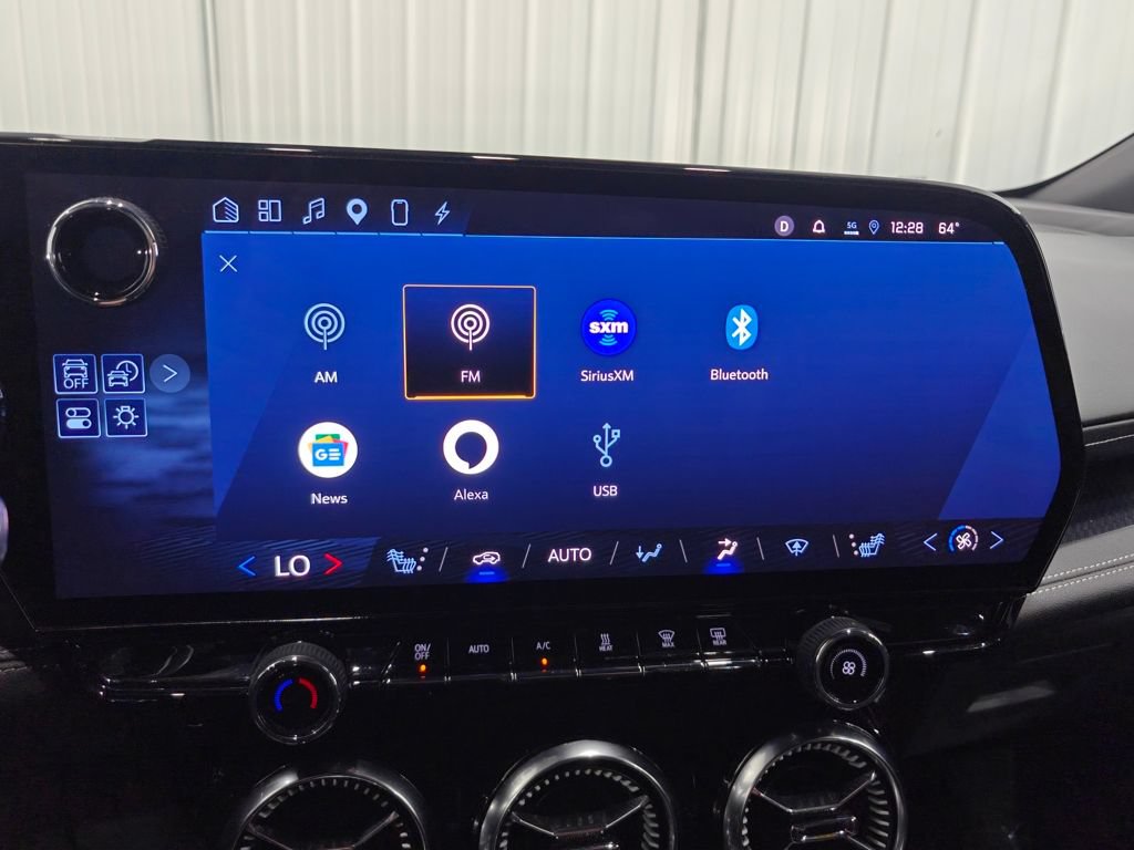 Used 2024 Chevrolet Blazer EV LT AWD/4WD image 35