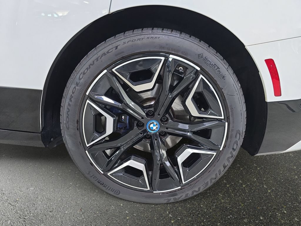 Used 2024 BMW iX M60 AWD/4WD image 31