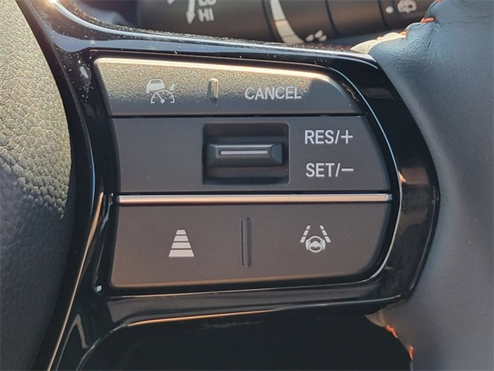 Certified 2025 Honda HR-V Sport image 14