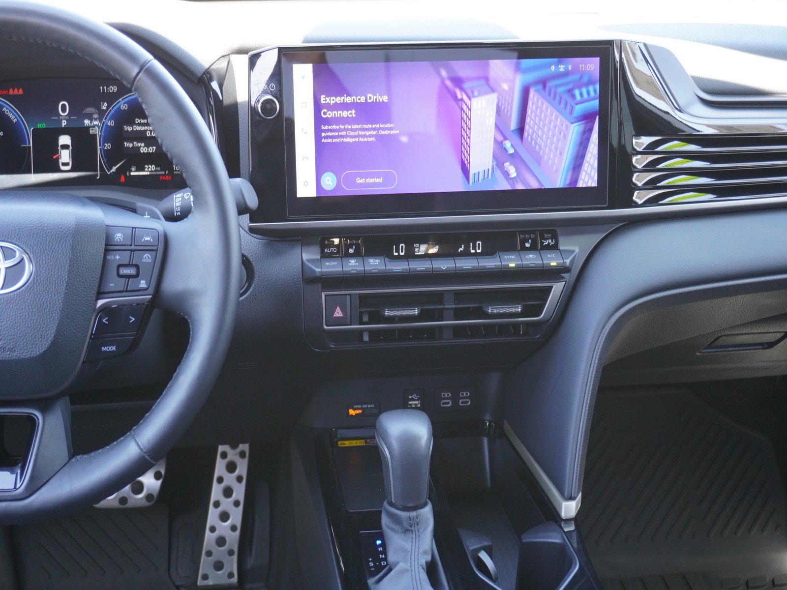 Used 2025 Toyota Camry XSE FWD image 15