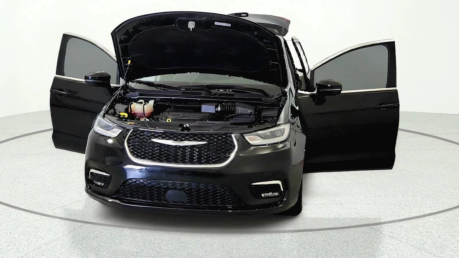 Used 2023 Chrysler Pacifica Touring-L FWD image 8