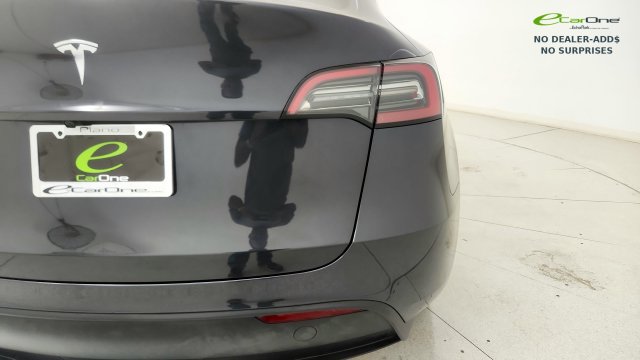 Used 2025 Tesla Model Y Long Range RWD image 29