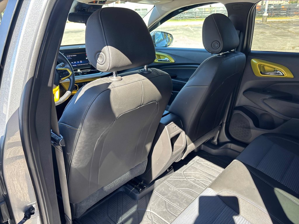 Used 2025 Chevrolet Trax LT w/ Driver Confidence Package FWD image 20