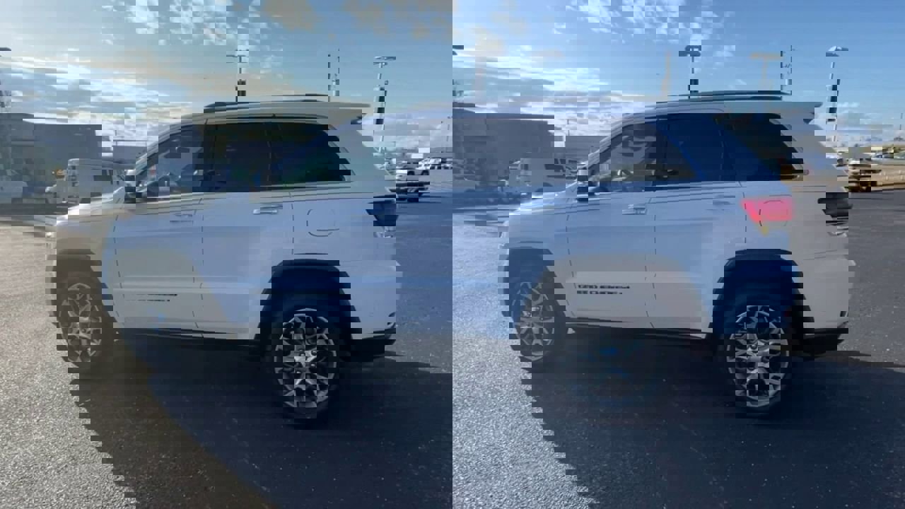 Used 2022 Jeep Grand Cherokee Limited w/ Trailer Tow Group IV image 6