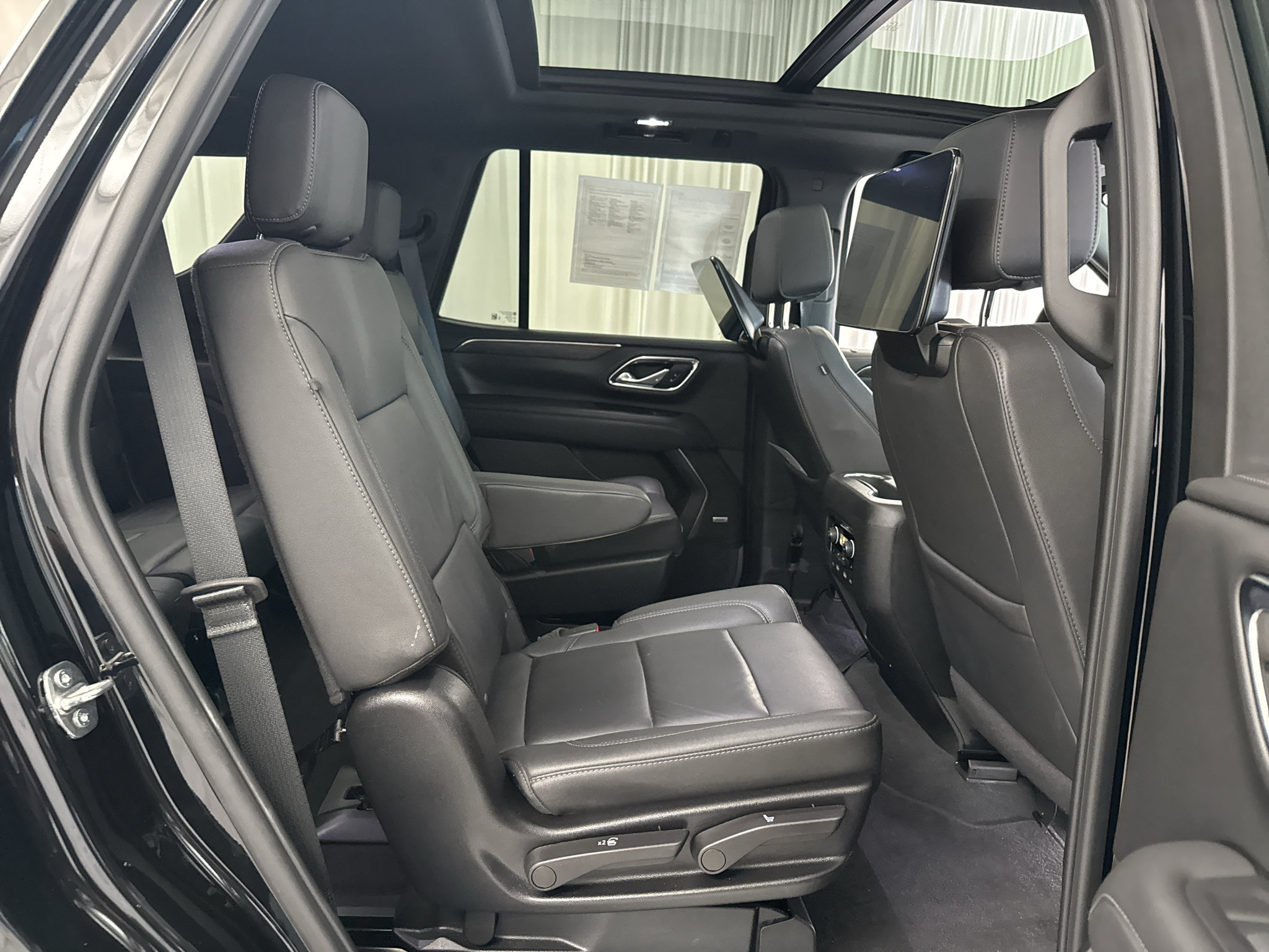 Used 2024 Chevrolet Tahoe LT w/ LT Signature Plus Package AWD/4WD image 43