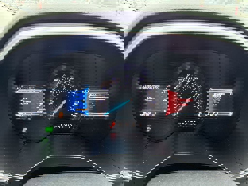 Used 2018 Ford Edge Titanium w/ Technology Package image 31