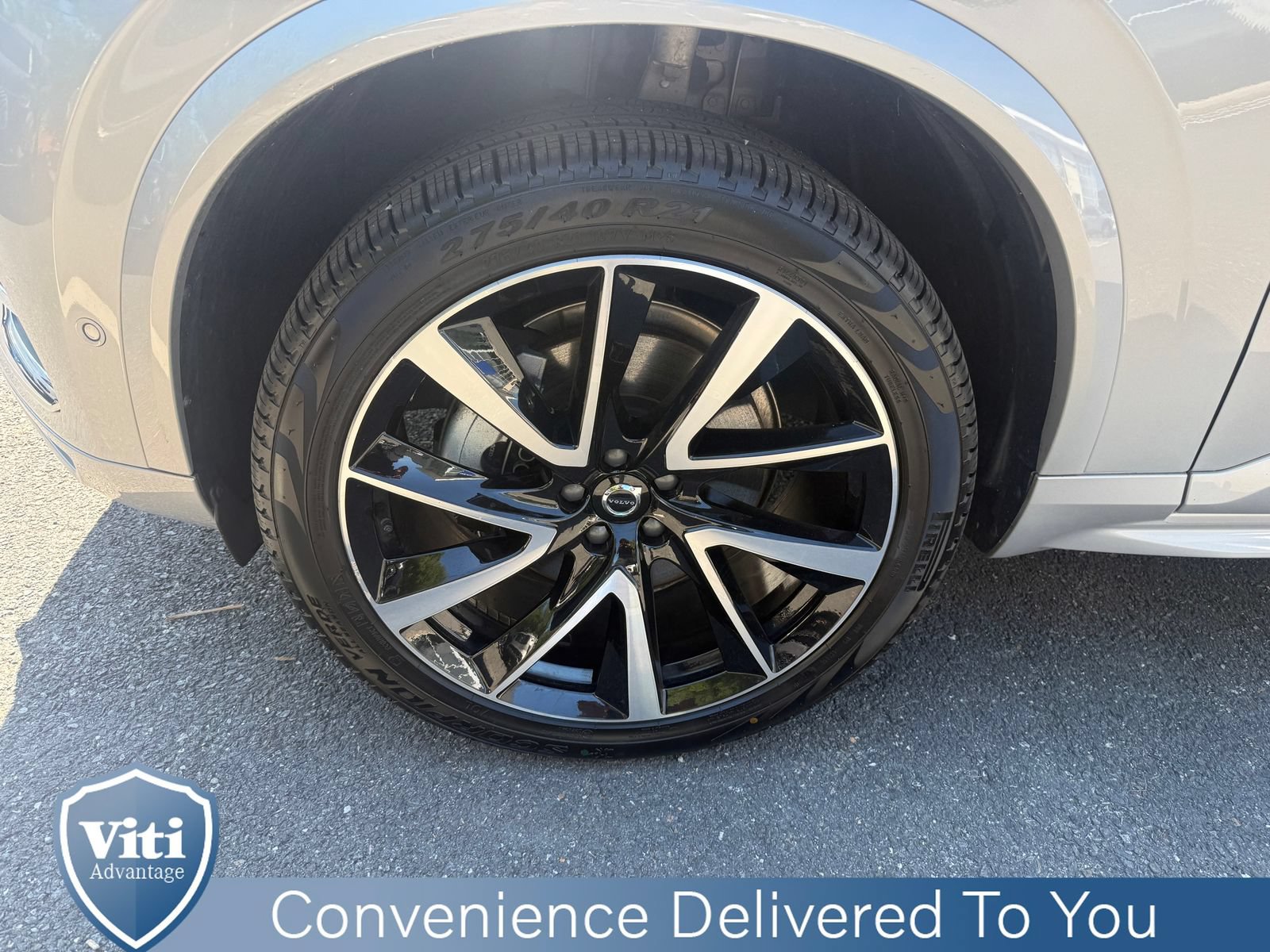 Used 2023 Volvo XC90 B6 Plus w/ Protection Package AWD/4WD image 12