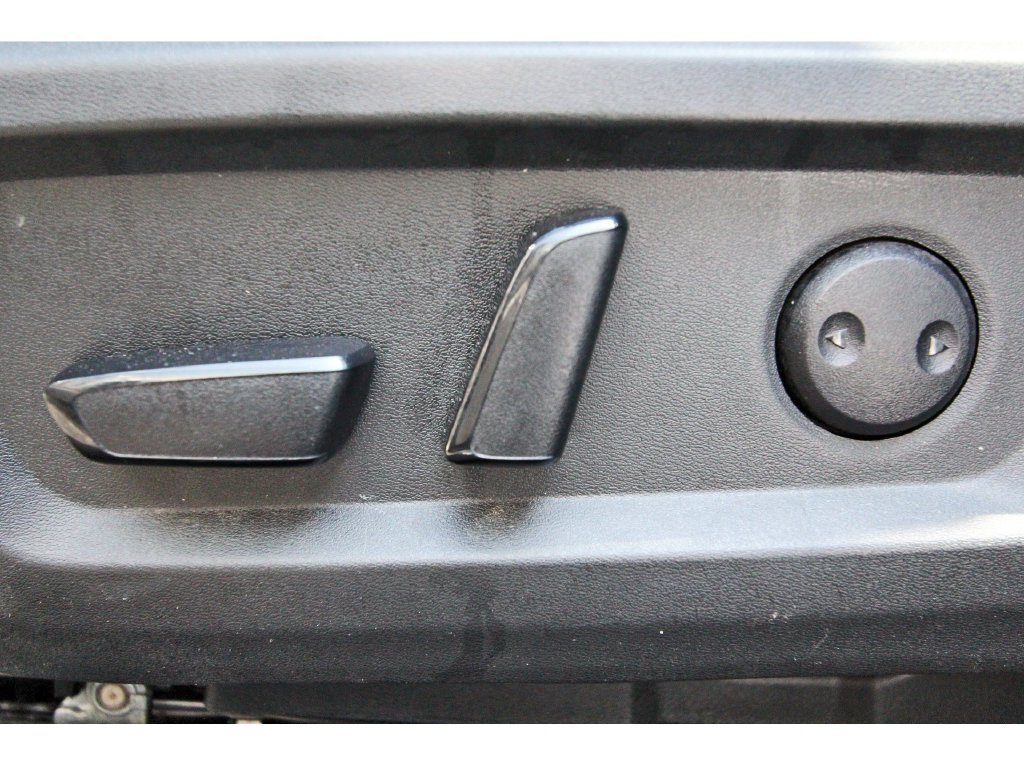 Used 2024 Nissan Rogue SV FWD image 30