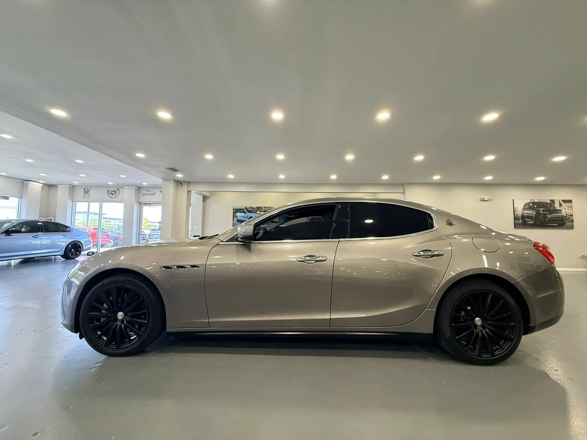 Used 2016 Maserati Ghibli RWD image 4