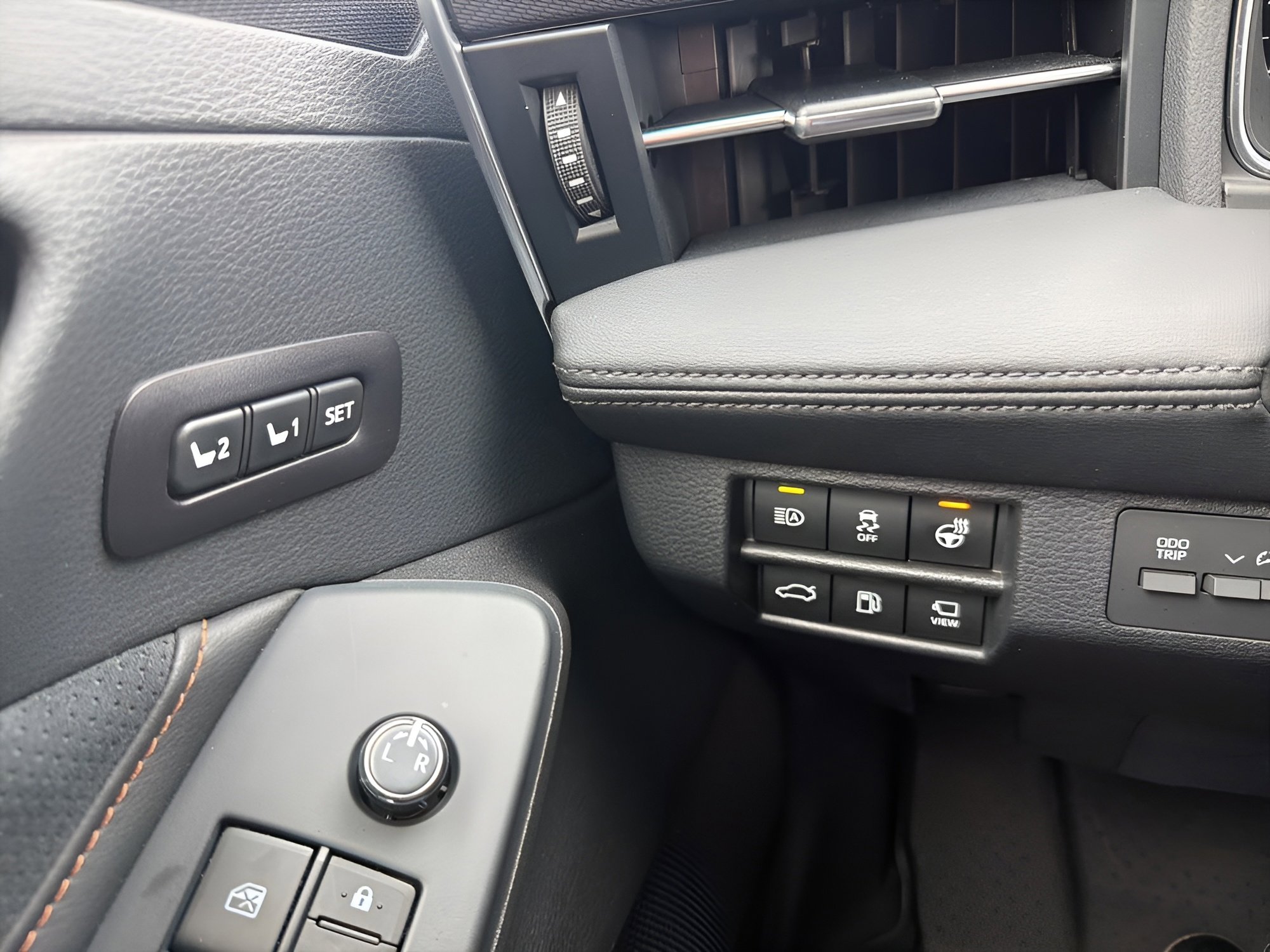 Used 2022 Toyota Avalon Touring w/ Advanced Safety Package FWD image 25