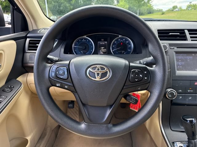 Used 2016 Toyota Camry LE FWD image 19