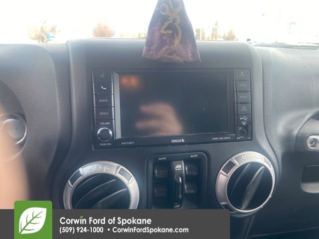 Used 2012 Jeep Wrangler Unlimited Rubicon w/ Max Tow Pkg image 12