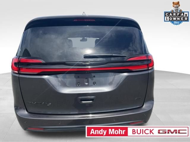 Used 2022 Chrysler Pacifica Touring-L w/ S Appearance Package AWD/4WD image 9