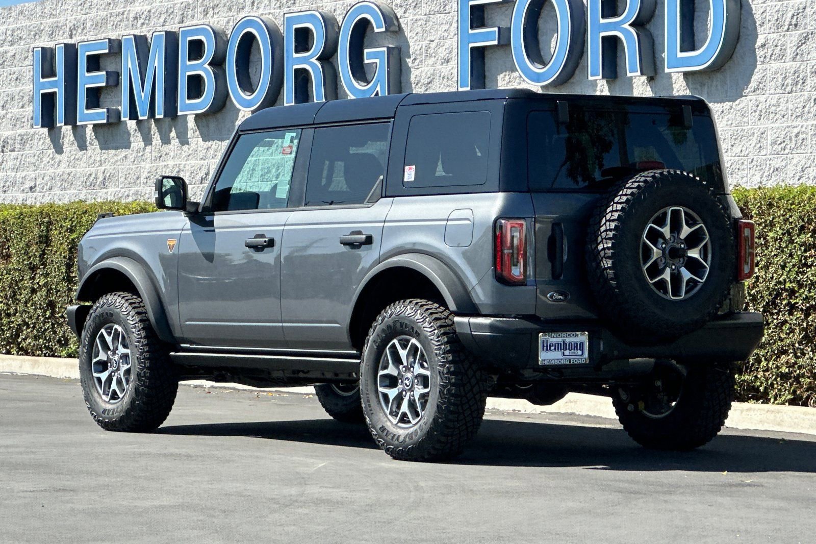 New 2025 Ford Bronco Badlands image 6