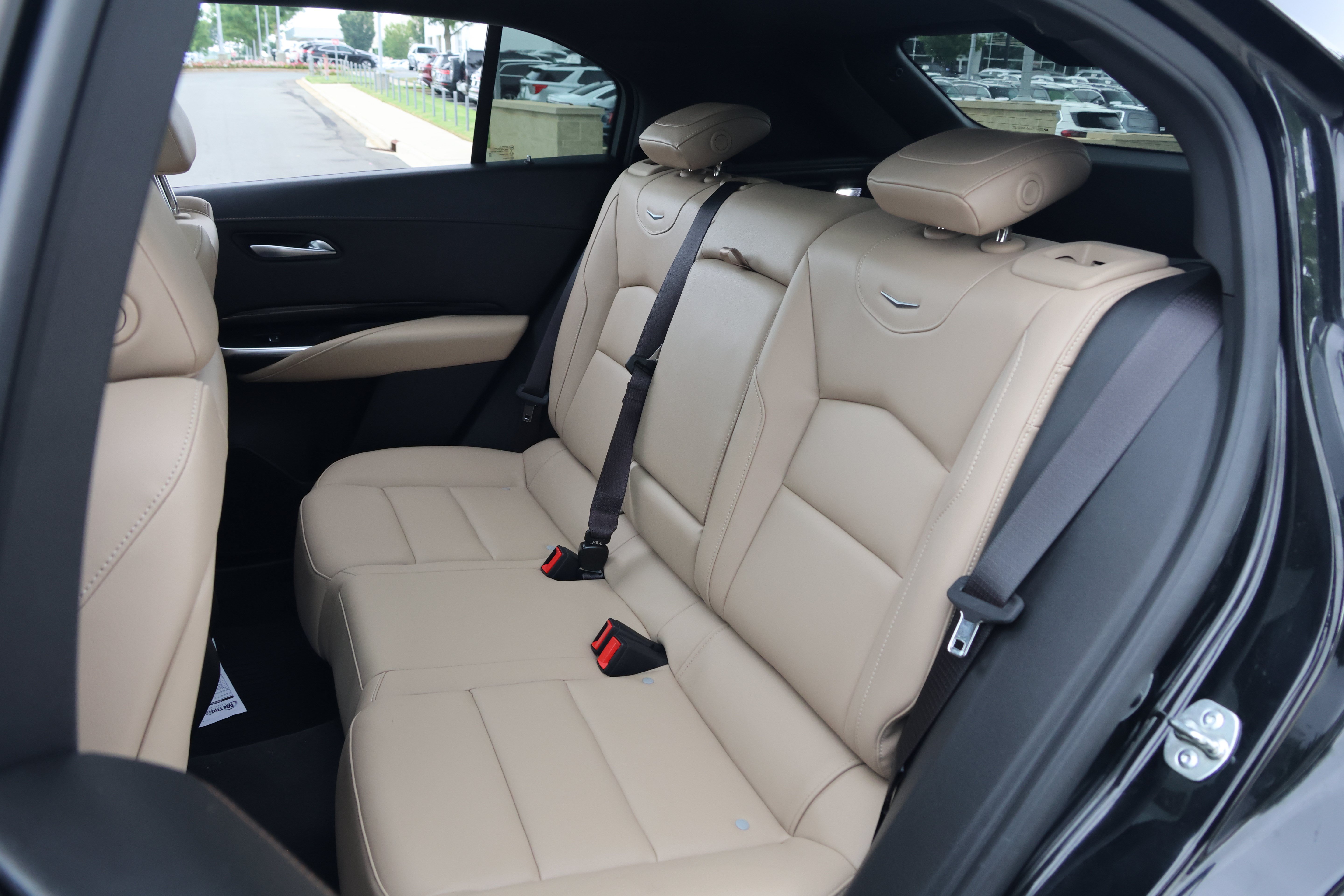 Used 2024 Cadillac XT4 Luxury w/ Cold Weather Package AWD/4WD image 36