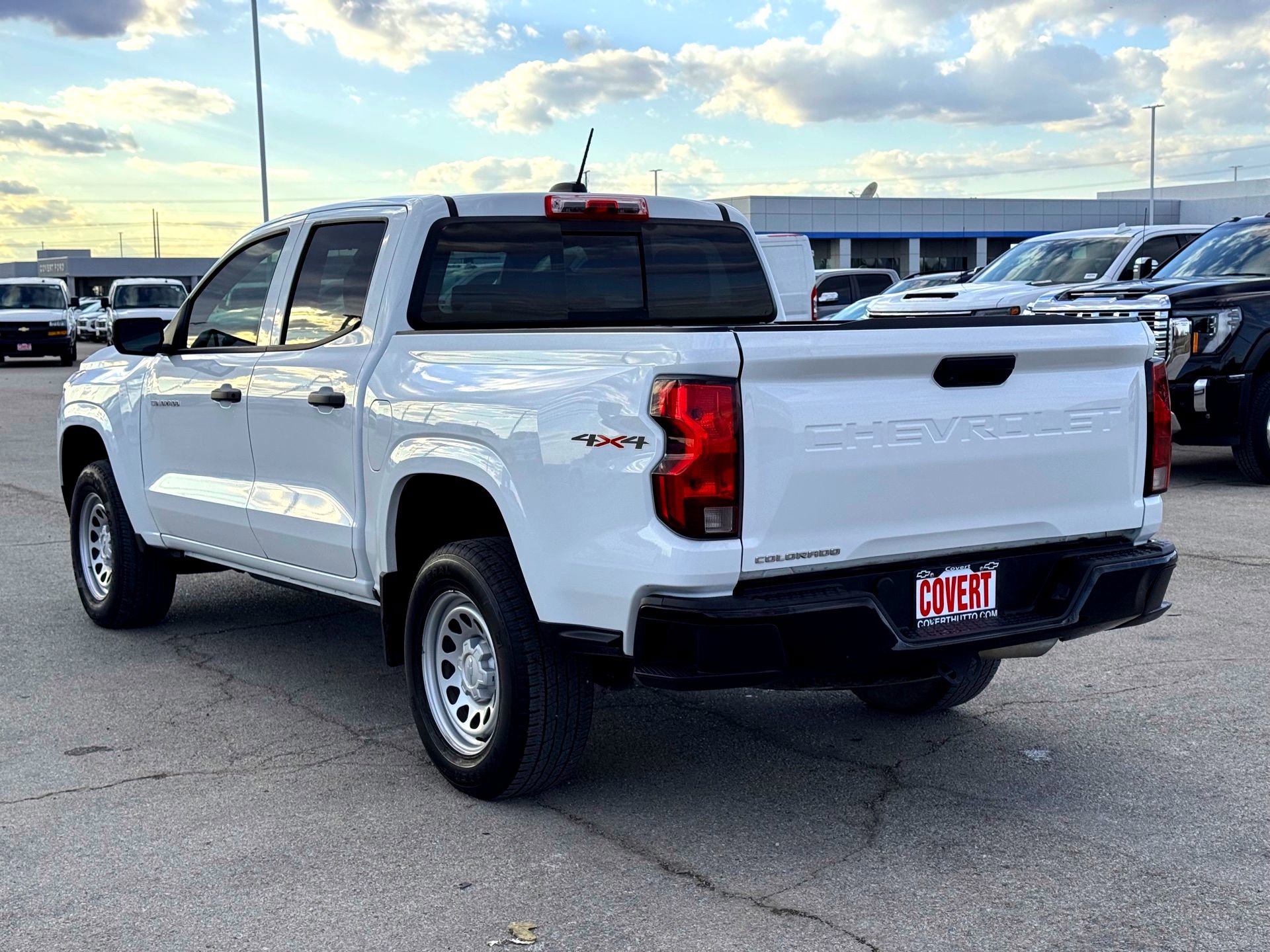 Used 2024 Chevrolet Colorado W/T w/ WT Convenience Package image 8