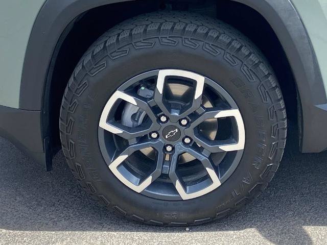 Used 2025 Chevrolet Equinox ACTIV w/ Safety and Technology Package AWD/4WD image 28