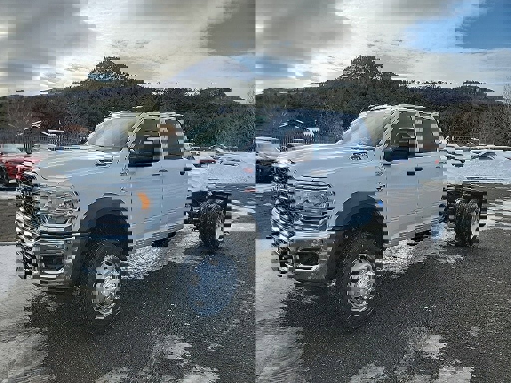 New 2024 RAM 5500 Tradesman w/ Chrome Appearance Group