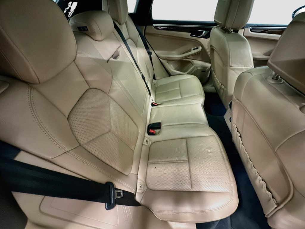 Certified 2019 Porsche Macan S AWD/4WD image 28