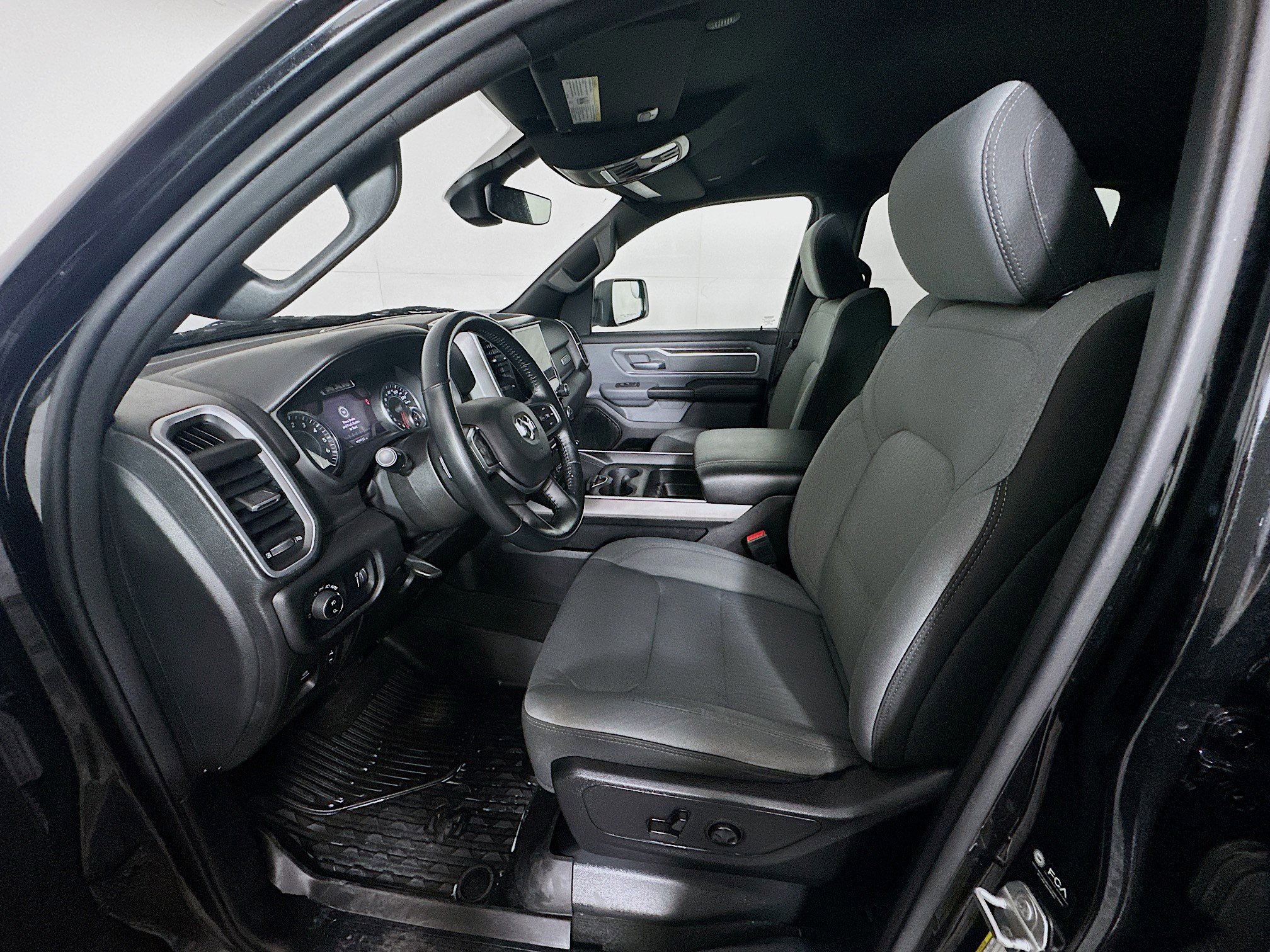 Used 2022 RAM 1500 Big Horn AWD/4WD image 13