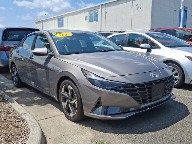 Used 2022 Hyundai Elantra Limited w/ Cargo Package FWD image 3