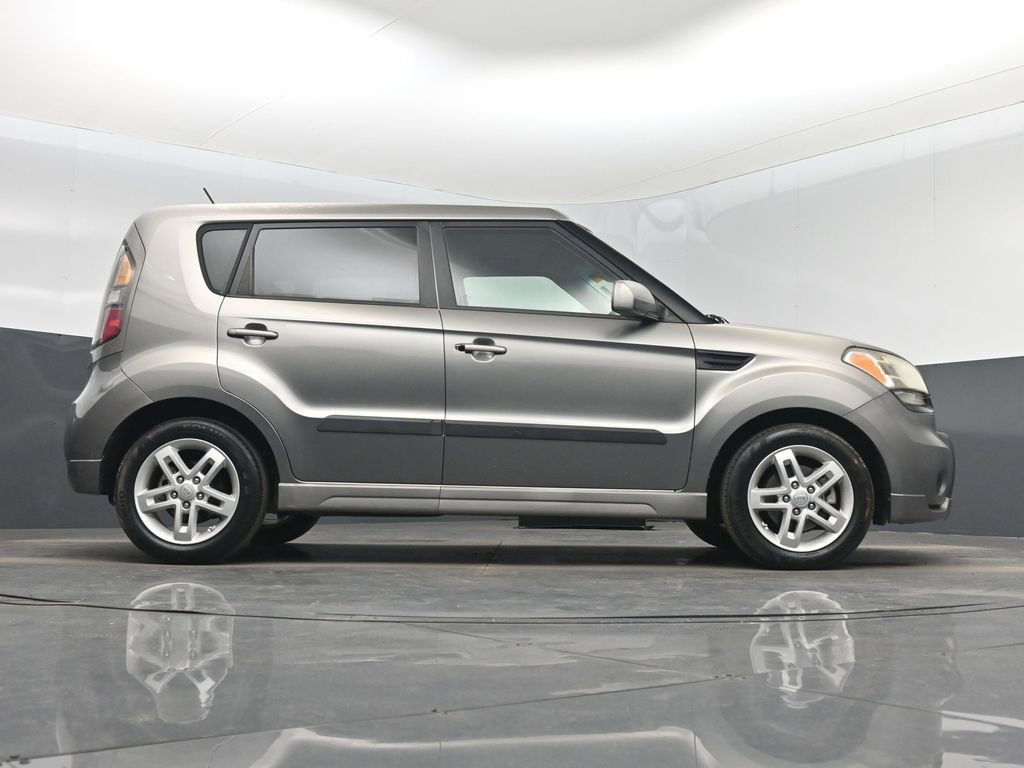 Used 2011 Kia Soul + image 16
