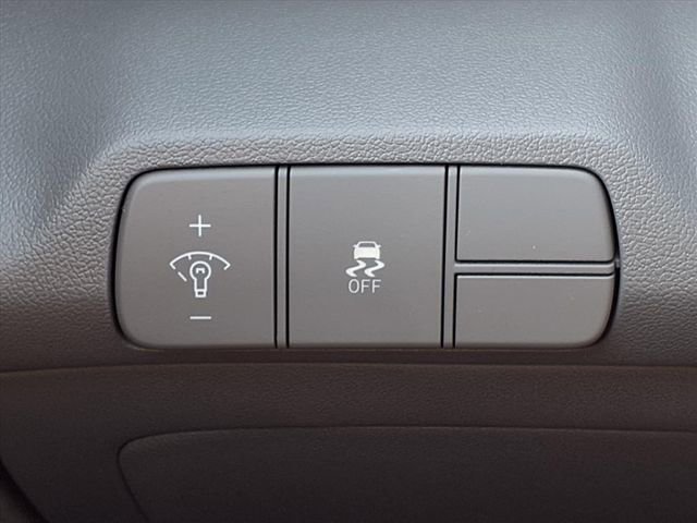 New 2025 Hyundai Elantra Sport image 23