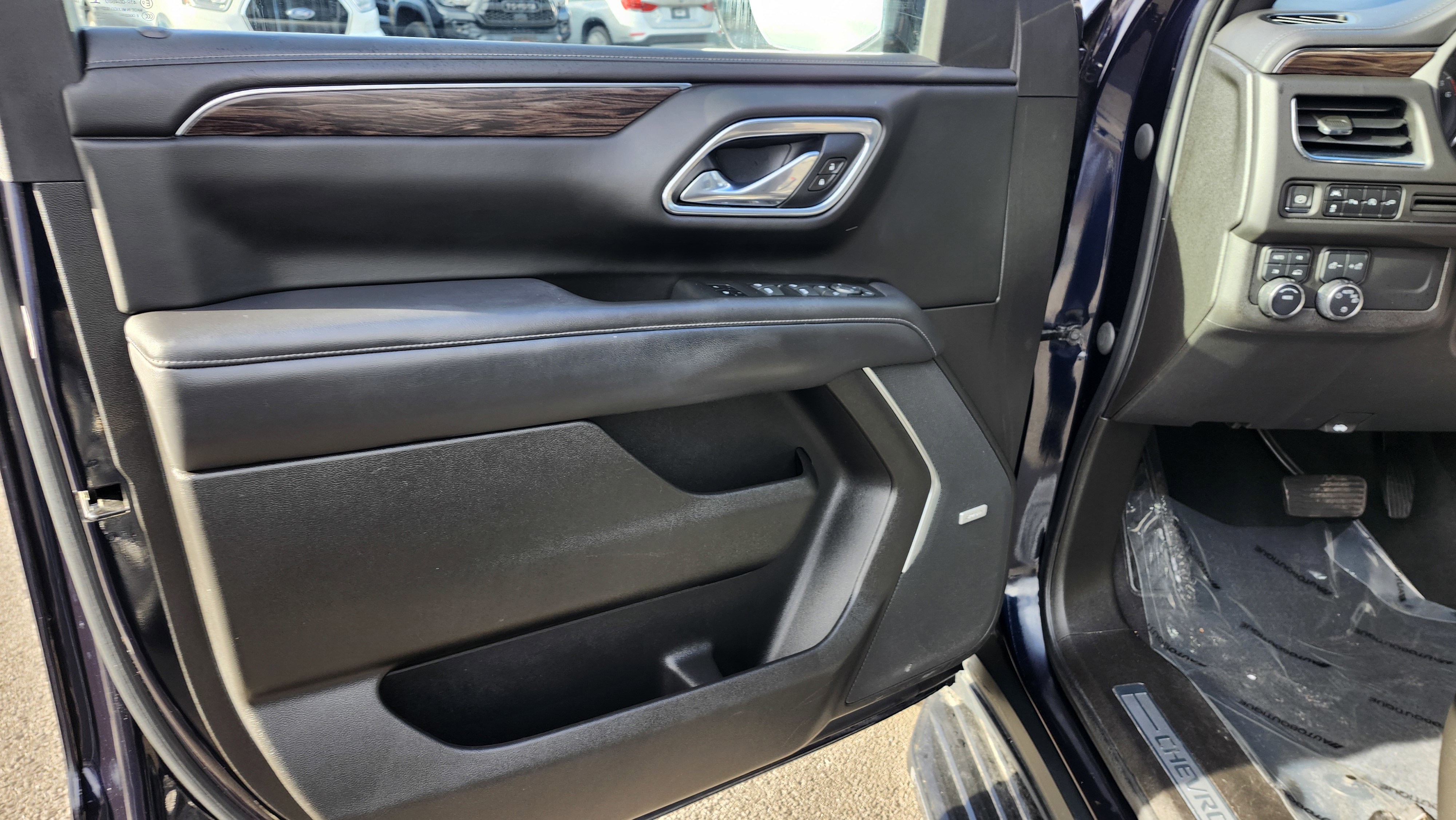 Used 2021 Chevrolet Tahoe LT w/ LT Signature Plus Package image 30