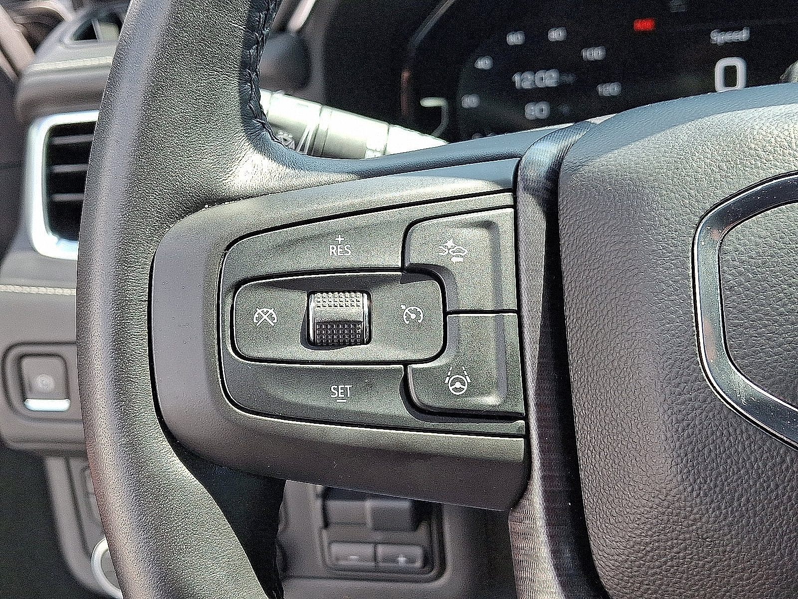 Used 2023 GMC Yukon Denali Ultimate AWD/4WD image 27