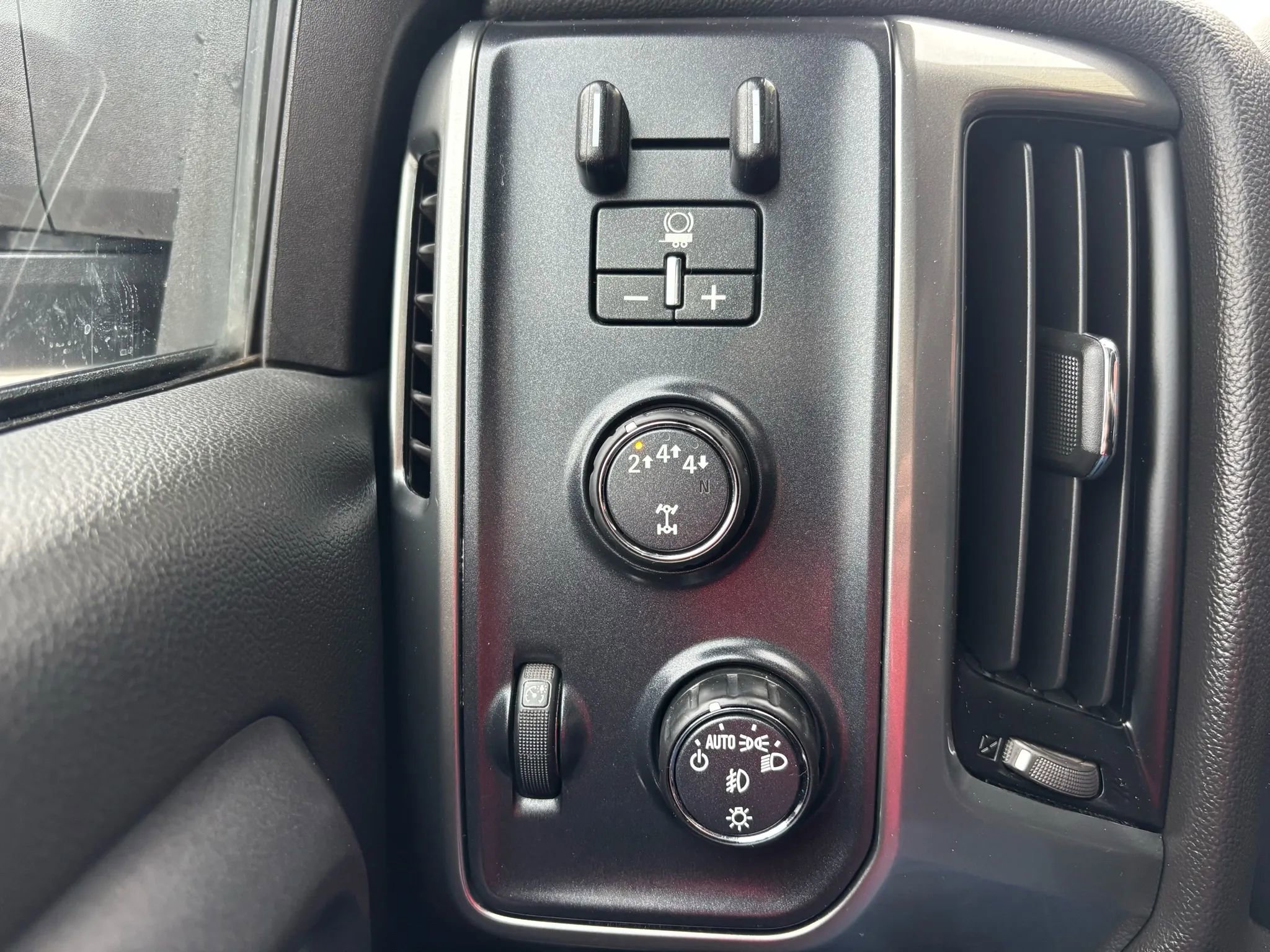 Used 2019 Chevrolet Silverado 2500 LT image 20