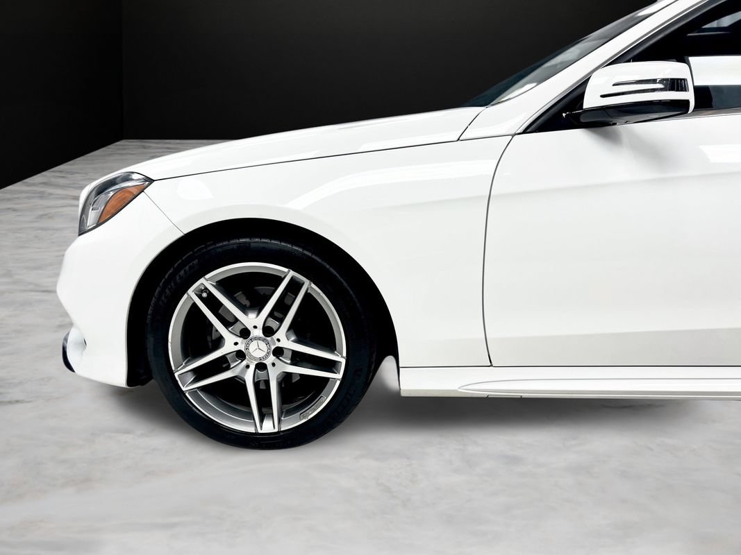 Used 2016 Mercedes-Benz E 400 4MATIC Sedan image 12