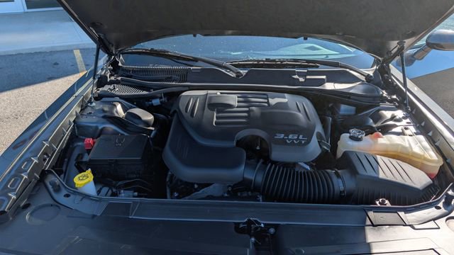 Used 2022 Dodge Challenger SXT w/ Driver Convenience Group AWD/4WD image 9